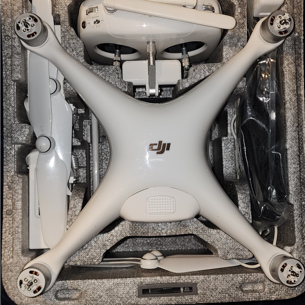DJI phantom 4 pro Quadcopter with Remote and two extra batteries